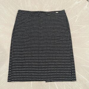 Anne Klein Black and White Skirt Size 8